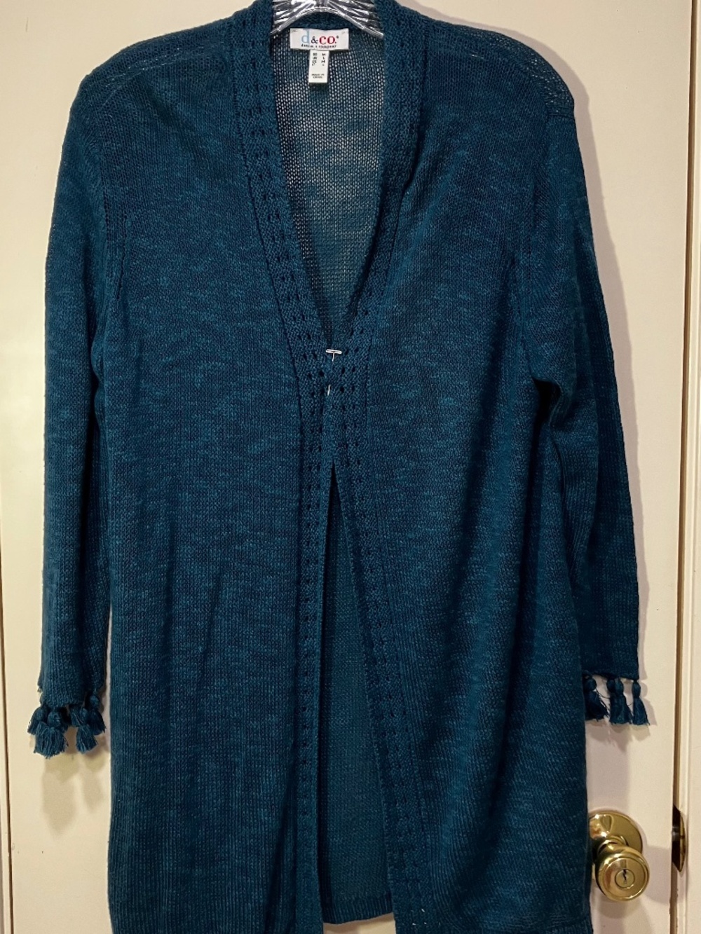 DENIM & COMPANY  LONG CARDIGAN WITH TASSLE CUFFS  MEDIUM